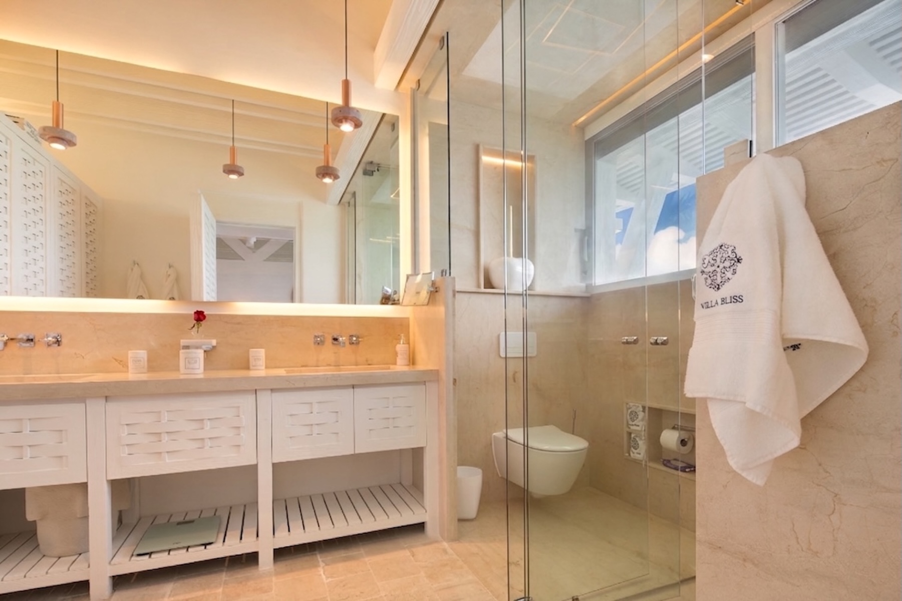 26E Coral Suite Bathroom