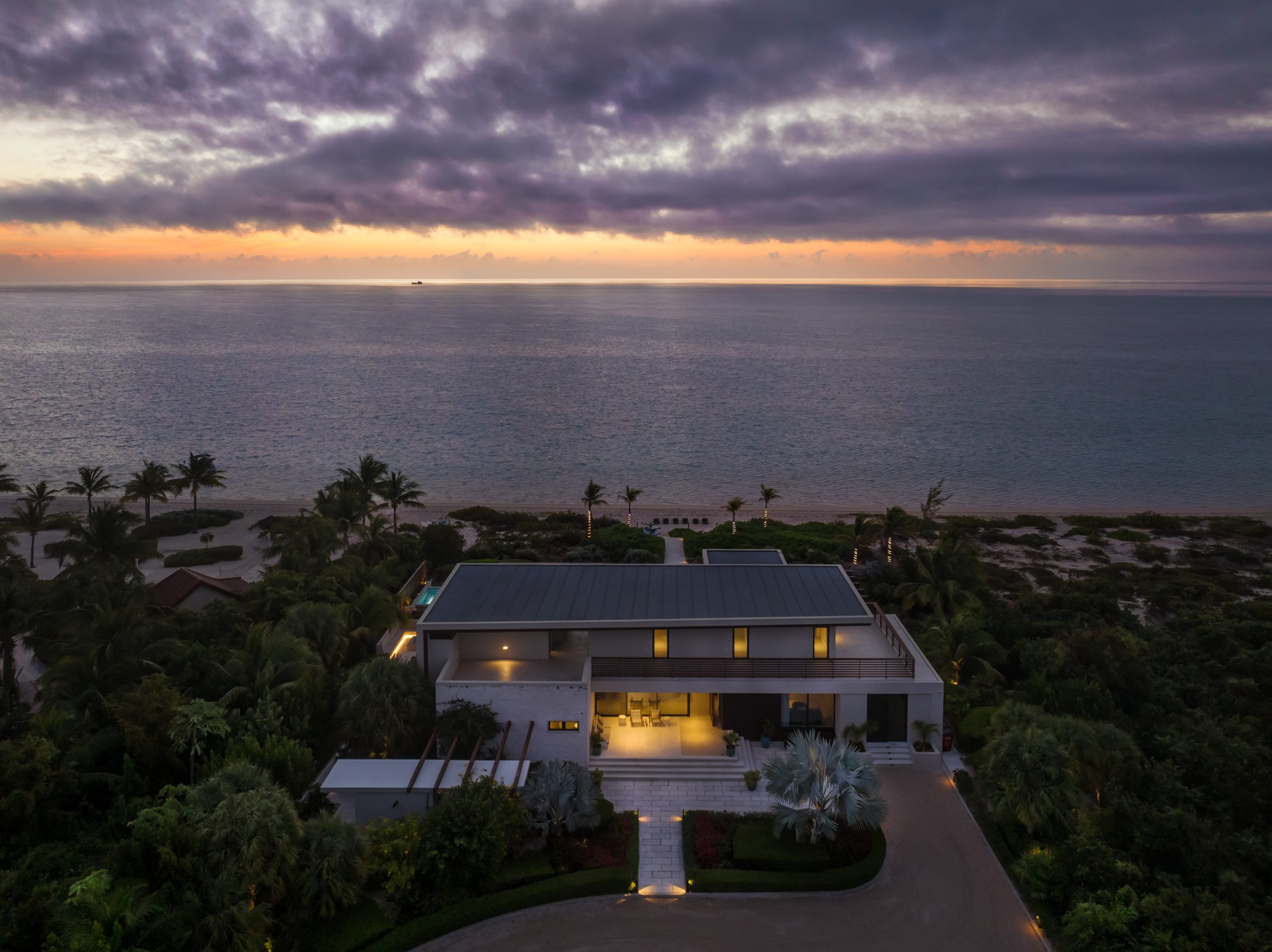Maya Luxe Luxury Villa Rentals Experiences Turks Caicos Clevelander 50 retouch 1