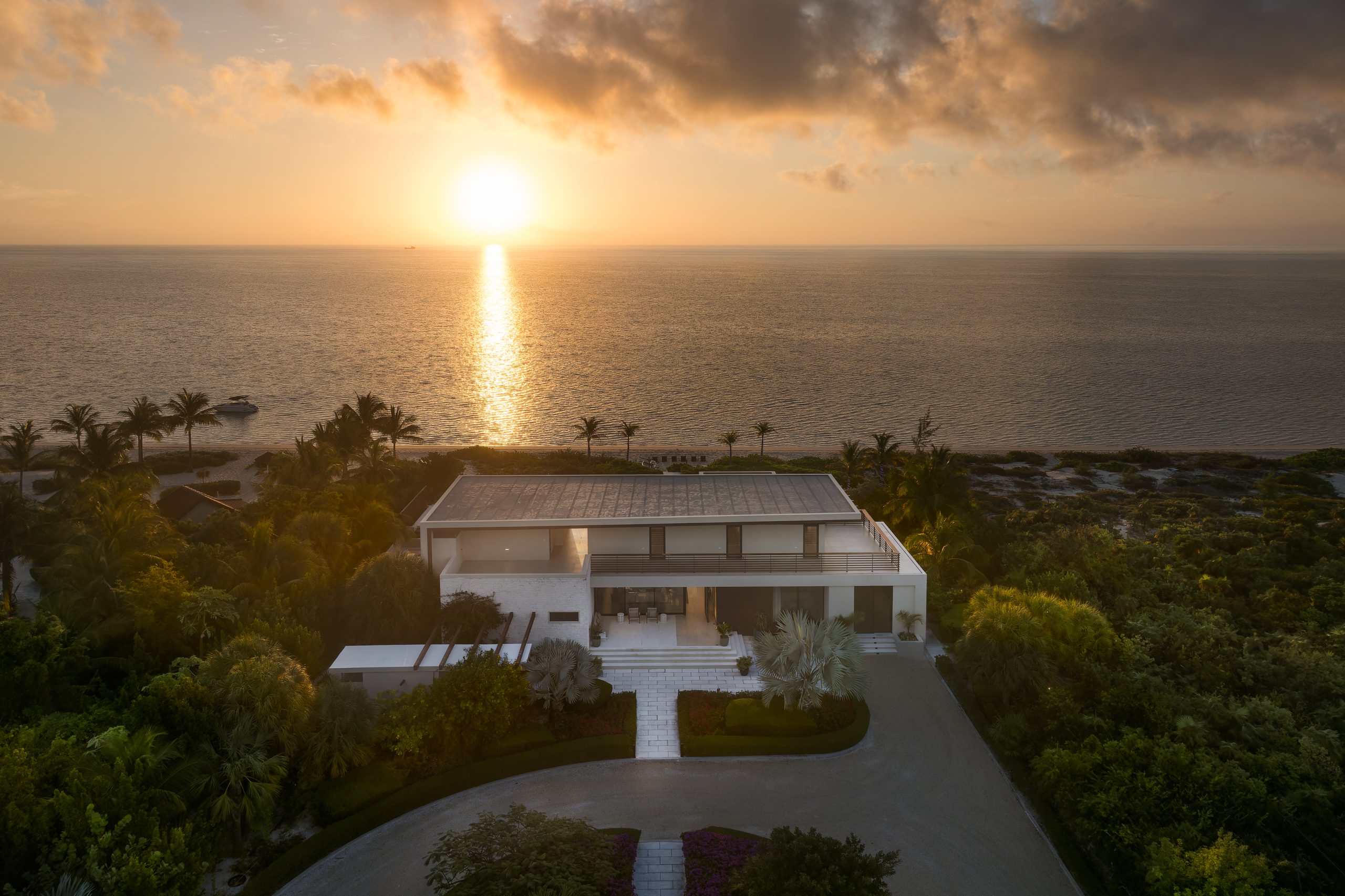 Maya Luxe Luxury Villa Rentals Experiences Turks Caicos Clevelander 54