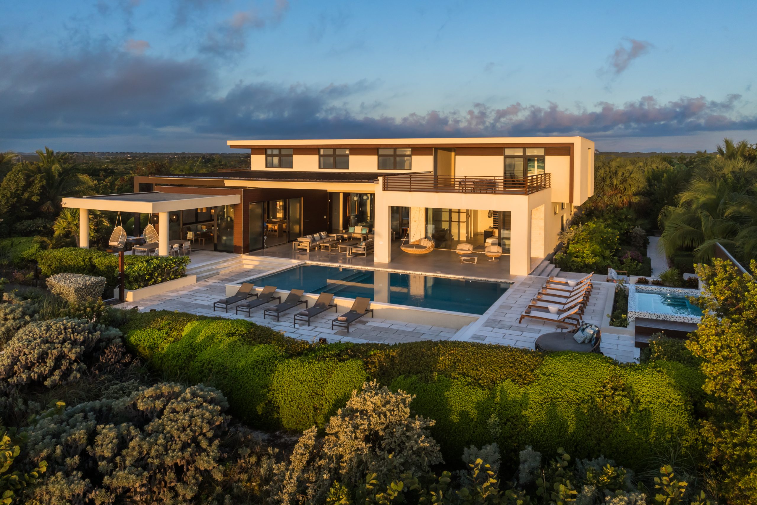 Maya Luxe Luxury Villa Rentals Experiences Turks Caicos Clevelander 56