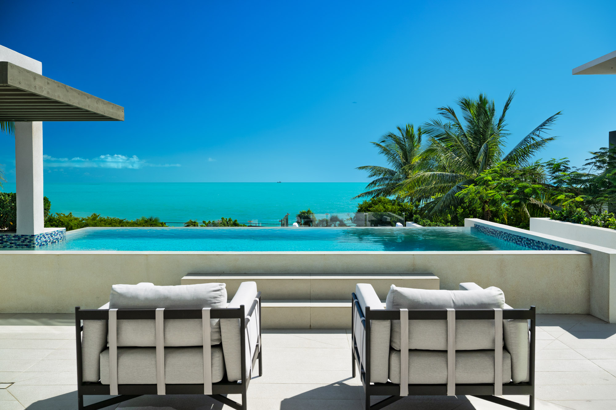 Maya Luxe Luxury Villa Rentals Experiences Turks Caicos Goldfinger Villa Goldfinger 05