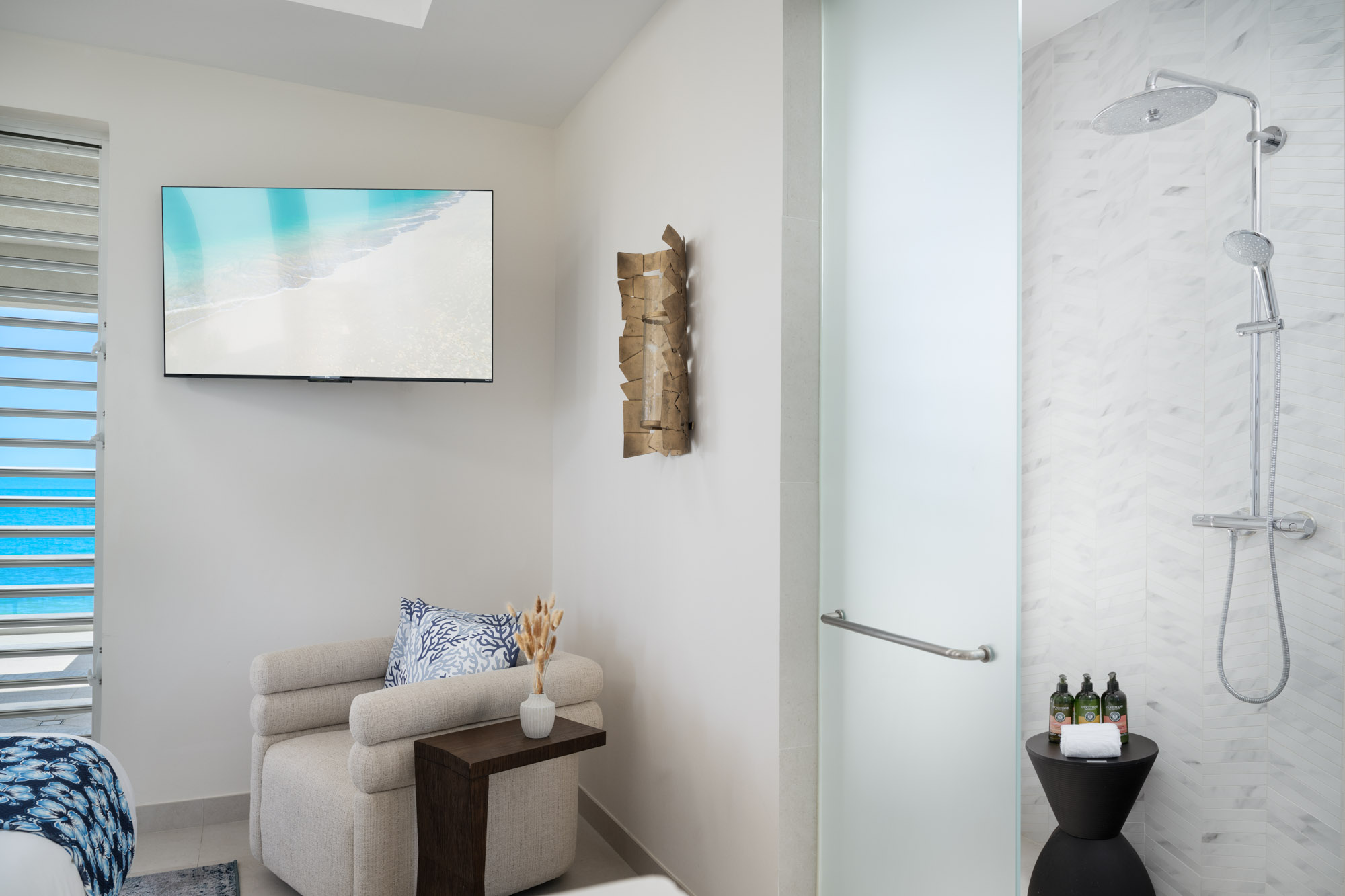 Maya Luxe Luxury Villa Rentals Experiences Turks Caicos Goldfinger Villa Goldfinger 18