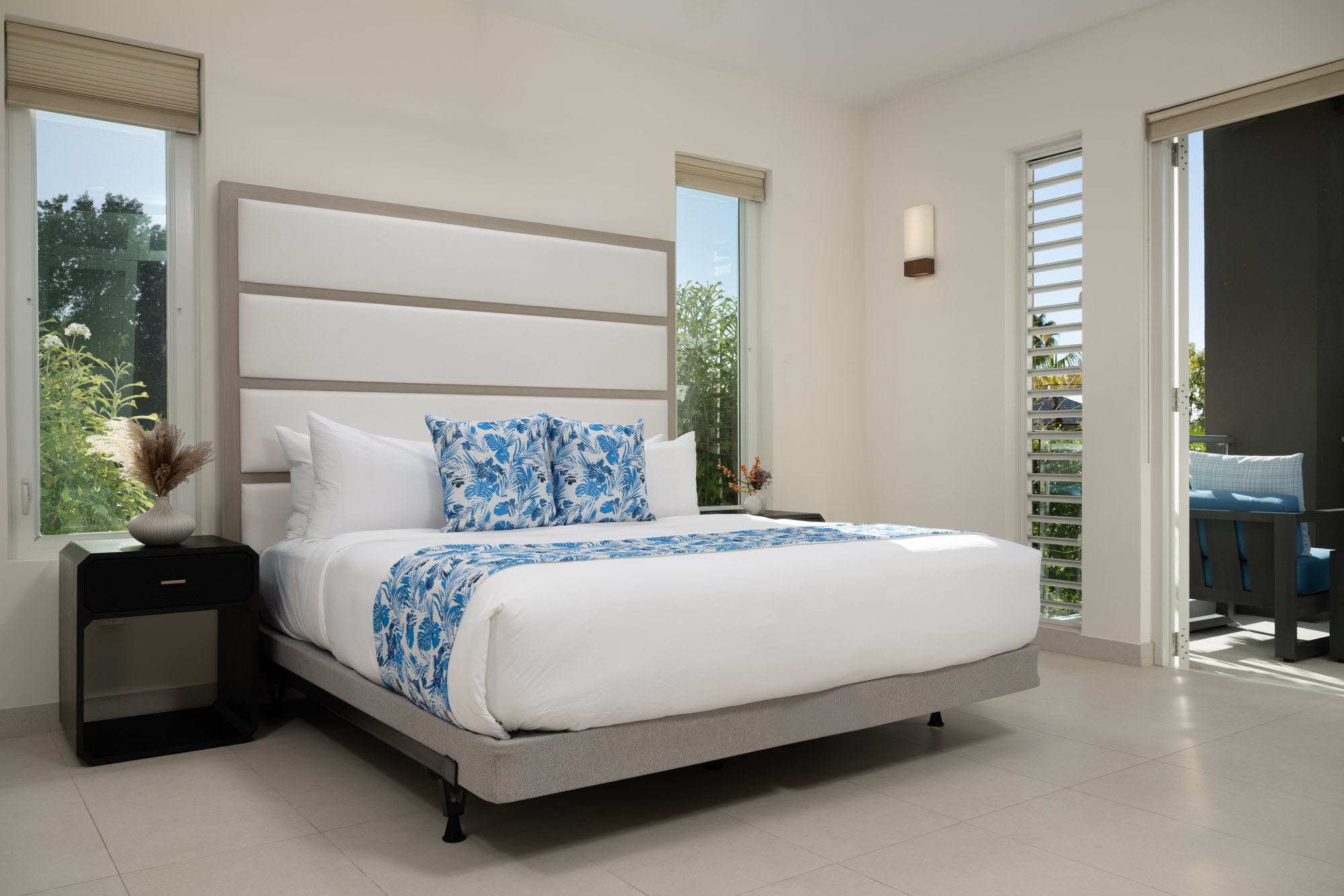 Maya Luxe Luxury Villa Rentals Experiences Turks Caicos Goldfinger Villa Goldfinger 23