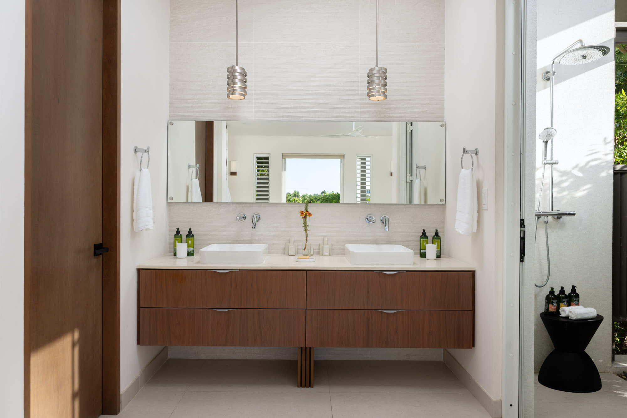 Maya Luxe Luxury Villa Rentals Experiences Turks Caicos Goldfinger Villa Goldfinger 24