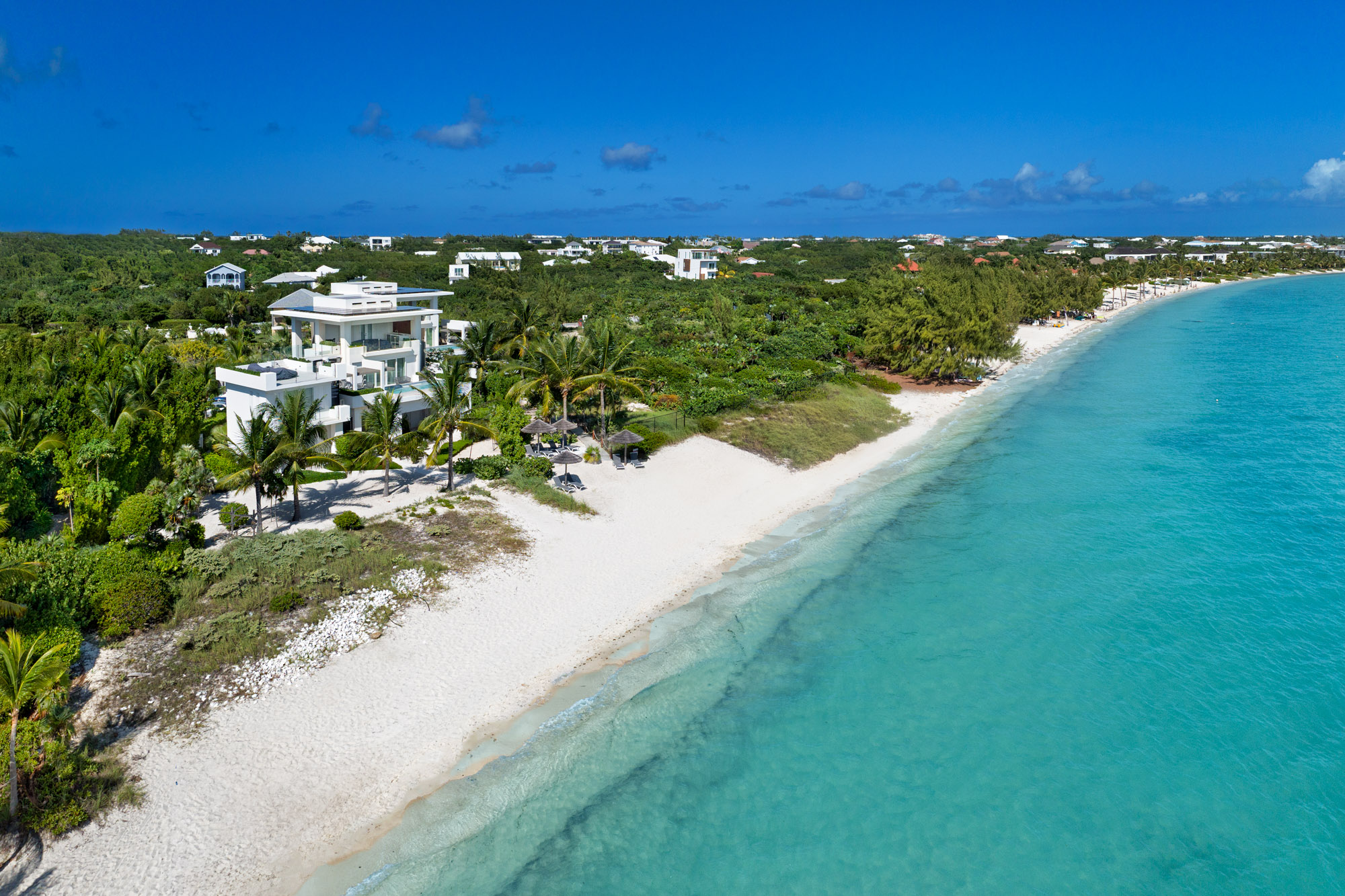 Maya Luxe Luxury Villa Rentals Experiences Turks Caicos Goldfinger Villa Goldfinger 28 retouch