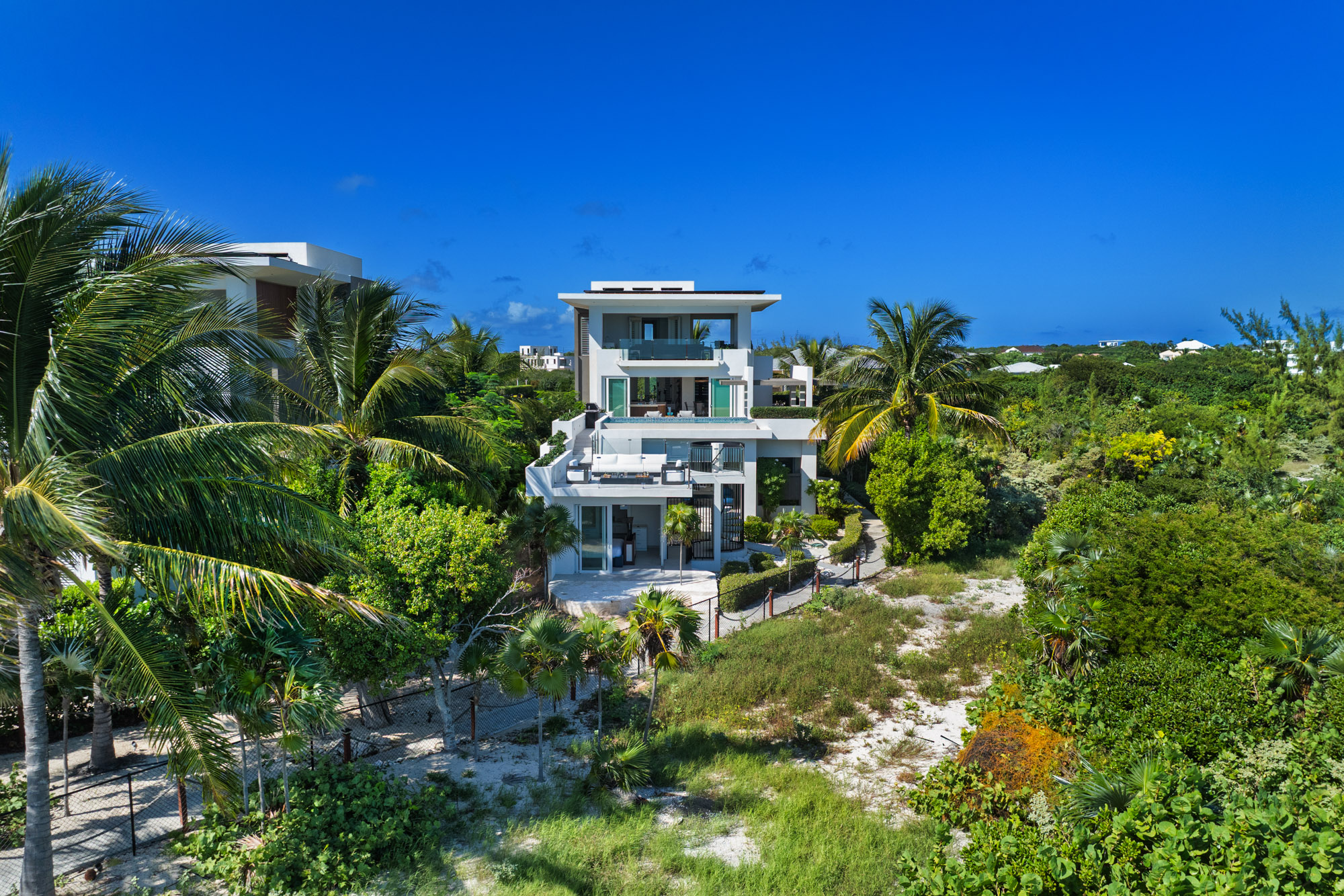 Maya Luxe Luxury Villa Rentals Experiences Turks Caicos Goldfinger Villa Goldfinger 33