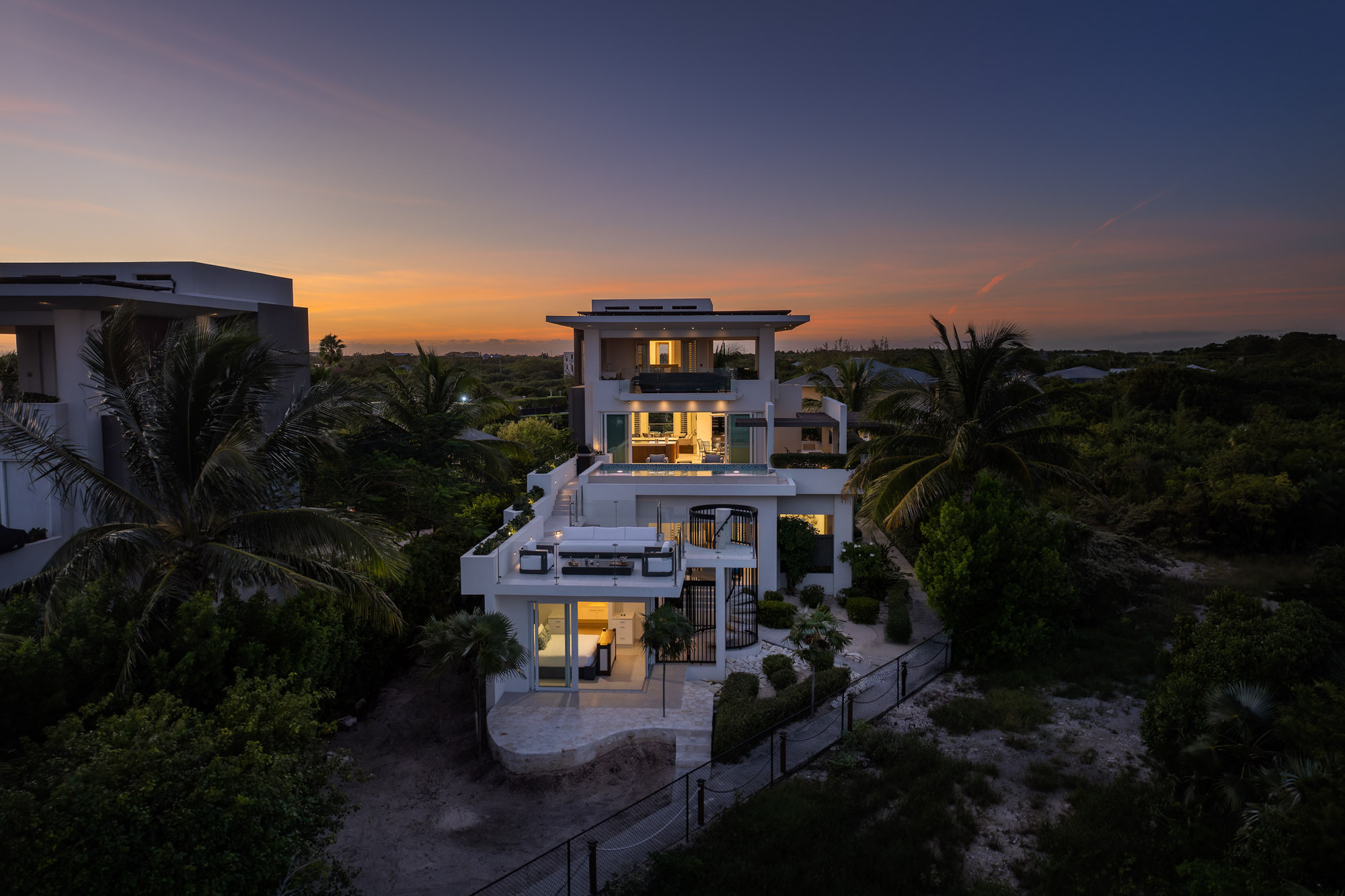 Maya Luxe Luxury Villa Rentals Experiences Turks Caicos Goldfinger Villa Goldfinger 46